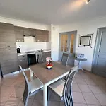 Terrasse Pres De La Apartman *