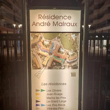 Terrasse Pres De La *