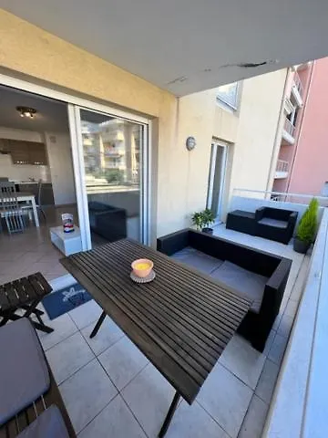 Terrasse Pres De La אנטיב